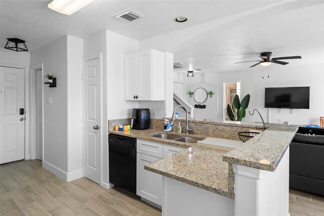 Building Photo - 2515 Bammelwood Dr