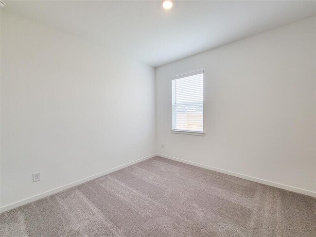 Building Photo - 21627 Royal Jett Dr