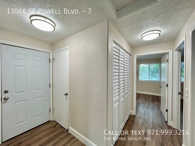 Building Photo - 13066 SE Powell Blvd