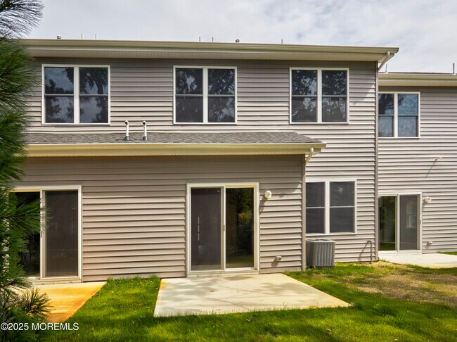 Building Photo - 52 Colfax St