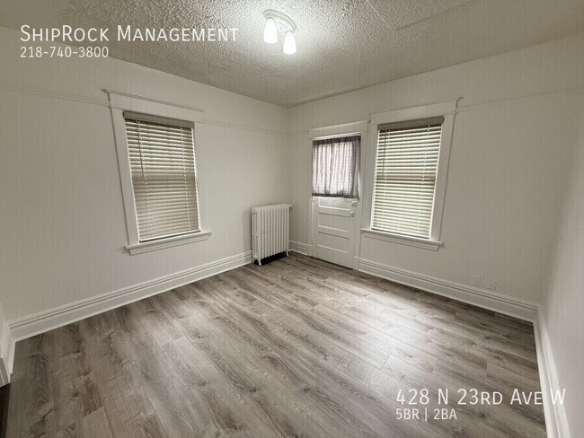 Building Photo - 428 N 23rd Ave W