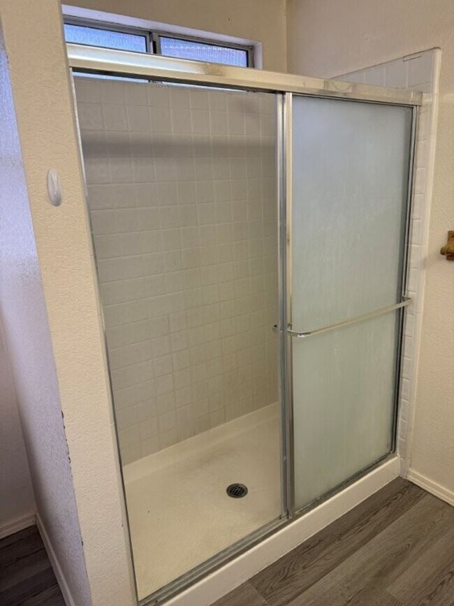 Building Photo - Modern 3 Bedroom 2 Bath One Story Browns Valley Vacaville *Star Rentals