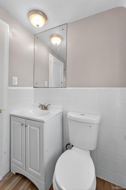 Building Photo - 20216 Regent Dr