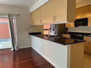 Building Photo - 1210 Chicago Ave