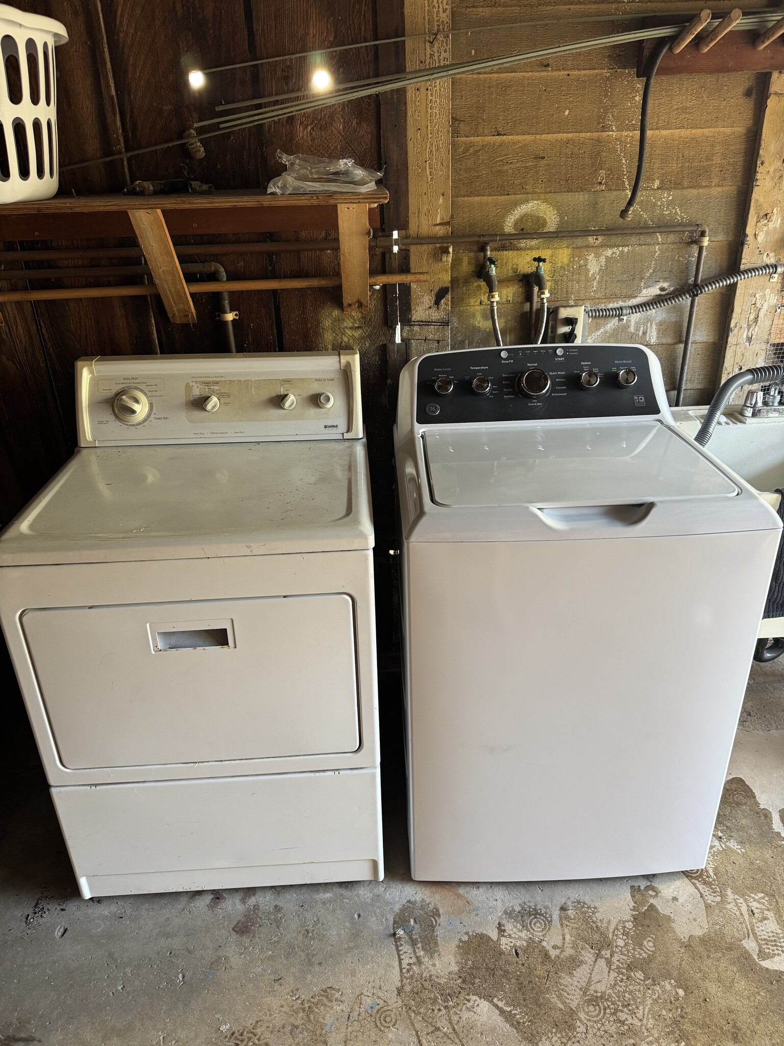 Building Photo - 411 E Anapamu St