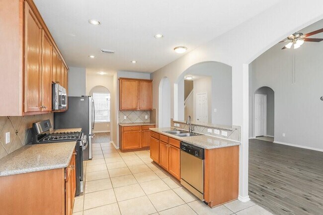 Building Photo - 4939 Forest Hurst Dr