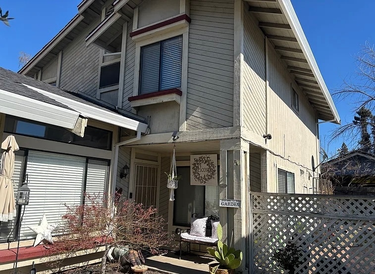 Building Photo - 615 Cutting Way