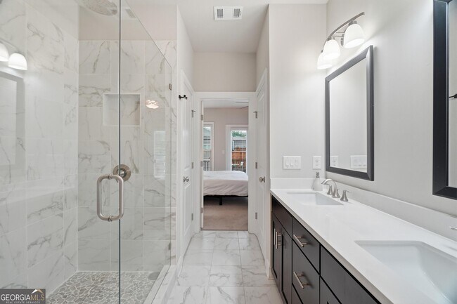 Building Photo - 4245 Deming Cir