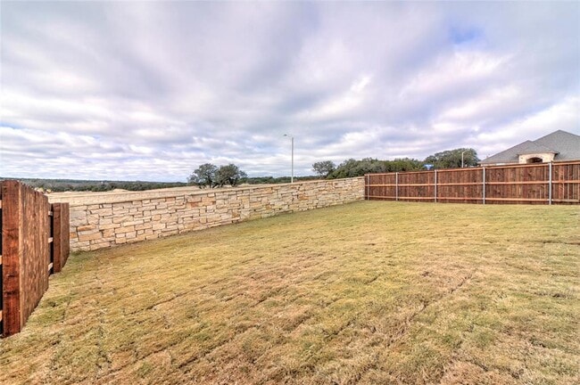 Building Photo - 681 Peace Pipe Way