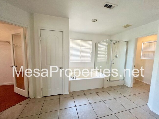 Building Photo - 14051 Yearling Ln