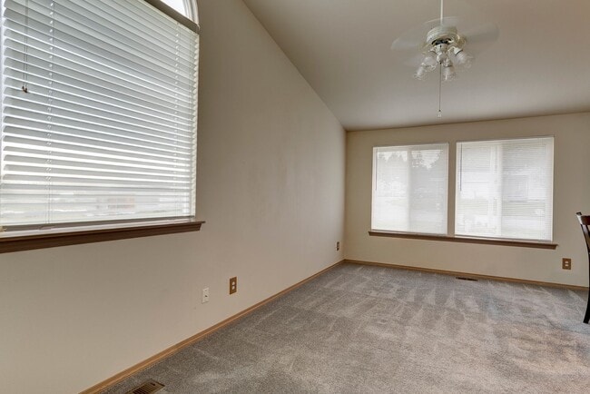 Building Photo - 3 Bedroom 2 Bathroom Home Near Fort Nugent Park!