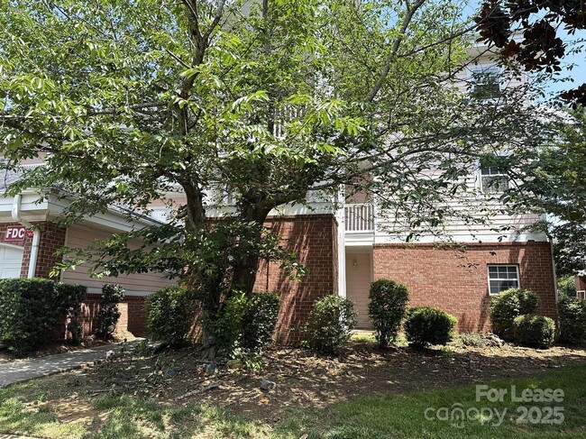 Primary Photo - 9068 Meadow Vista Rd