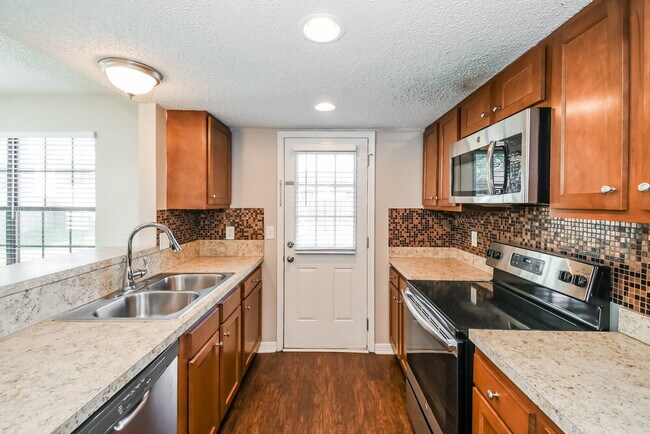 Building Photo - 9727 Villiers Dr S