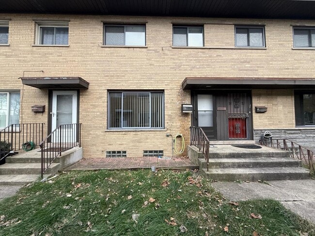 Building Photo - 10021 Frontage Rd