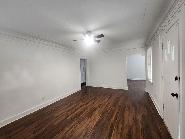 Building Photo - 3 Bedroom 2 Bath with Carport and Fenced Yard in Midtown Columbus