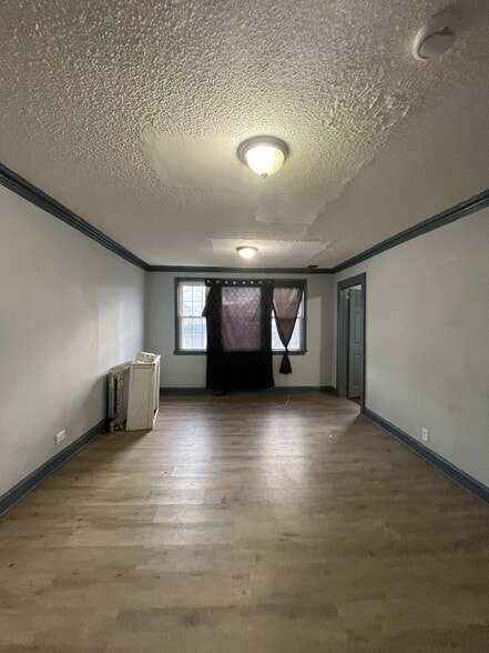 Building Photo - 39 Andrew St