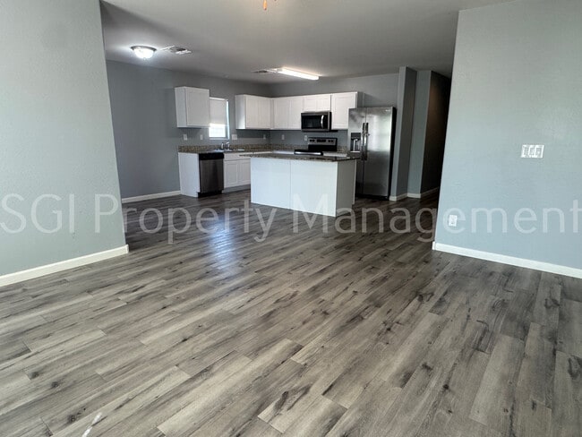 Building Photo - 2033 E Velvet Pl