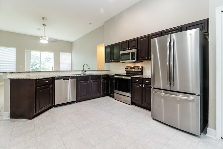 Building Photo - 5235 Greystone Dr