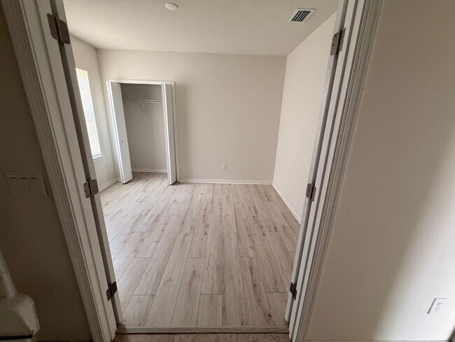 Building Photo - 17930 Turning Leaf Cir