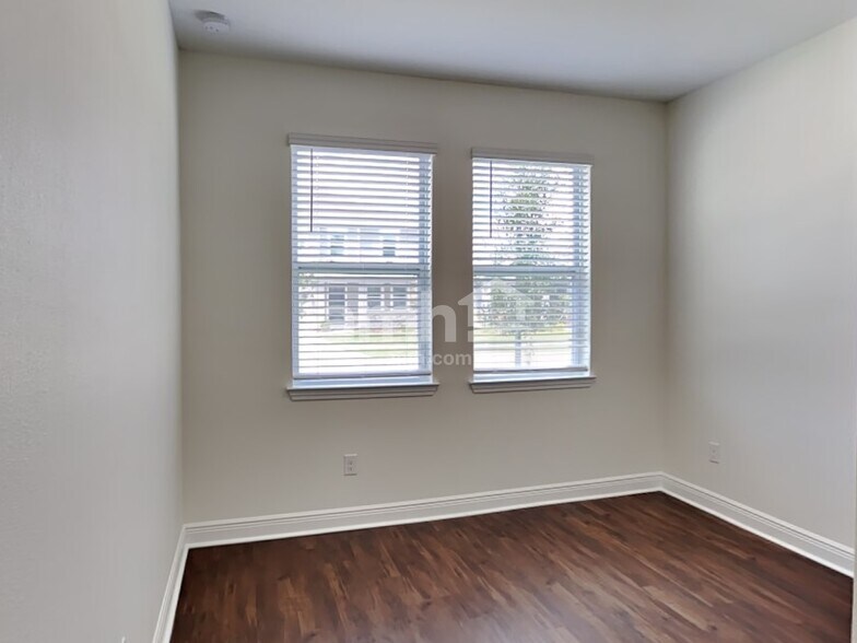 Building Photo - 20506 Calla Lily Dr