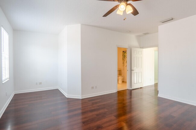 Building Photo - 186 Soriano Dr