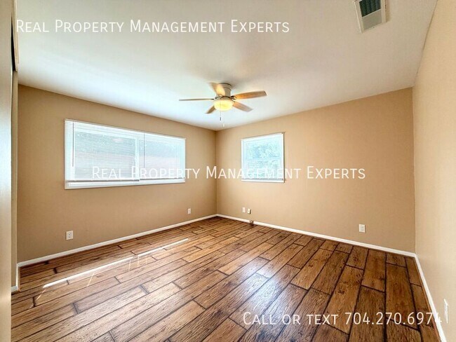 Building Photo - 4008 Irvington Dr