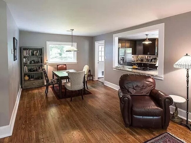 Building Photo - 3BD/2BA with a FLEX ROOM HOUSE IN WEST ASHLEY- Available June 1, 2026!