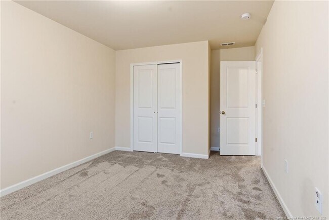 Building Photo - 245 Ribbon Rail St