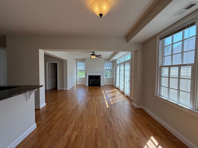 Building Photo - 1525 Old Trail Dr