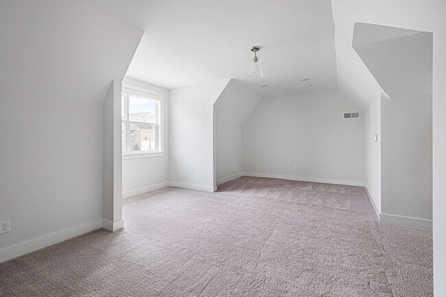 Building Photo - 805 Regimental Dr