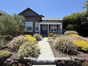 Building Photo - 728 Petaluma Blvd S