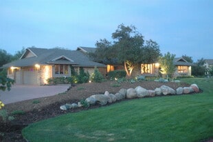 Building Photo - 1002 Creek Ct