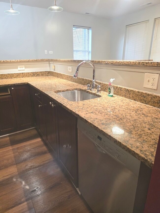 Building Photo - 736 S Kedzie Ave