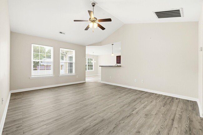 Building Photo - 2375 Morlynn Dr