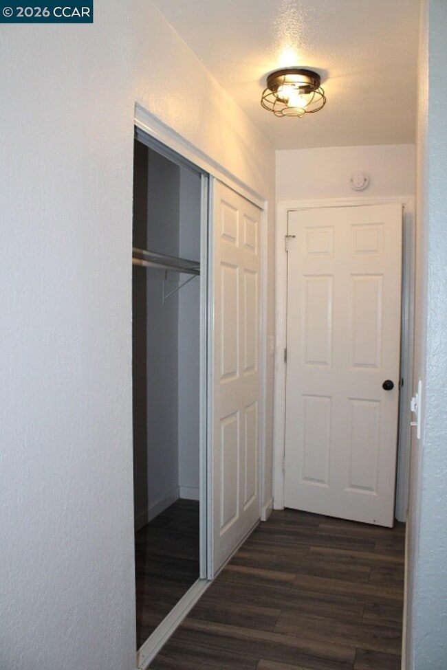 Building Photo - 130 Aster Ct