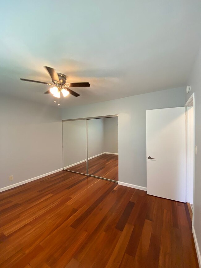 Building Photo - East Village Condo *Manager's Special - $1...