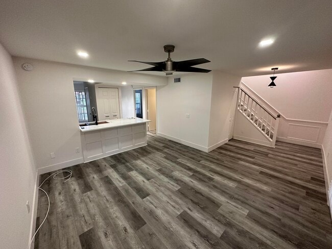 Building Photo - 10300 Hidden Springs Ct