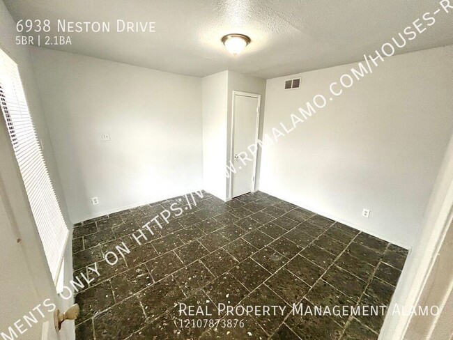Building Photo - 6938 Neston