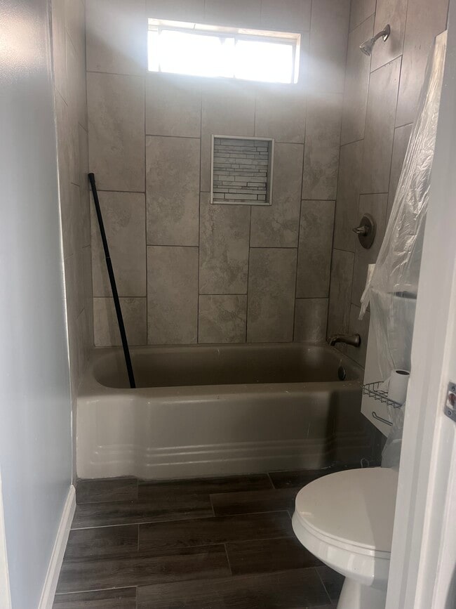 Building Photo - 4453 Rosecrans Ave