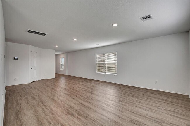 Building Photo - 1518 Carmona Ct