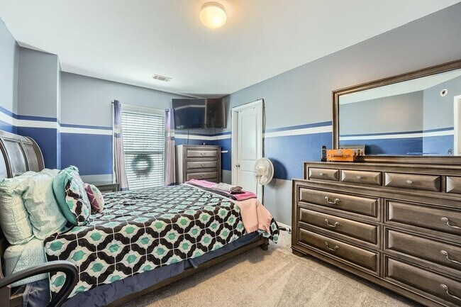 Building Photo - 2331 Flowerdale Ct