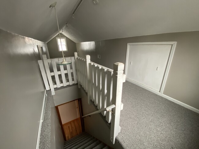 Building Photo - 167 E 34th St
