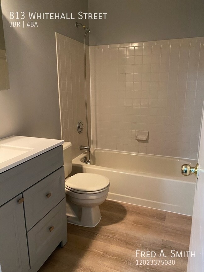 Building Photo - 813 Whitehall St