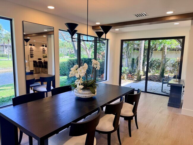 Building Photo - 2735 Polo Island Dr