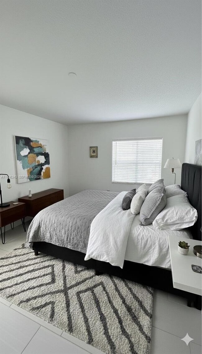 Building Photo - 3111 Pass a Grille Way