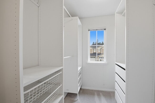 Building Photo - 3Bd/2.5Ba Edmonds Townhome