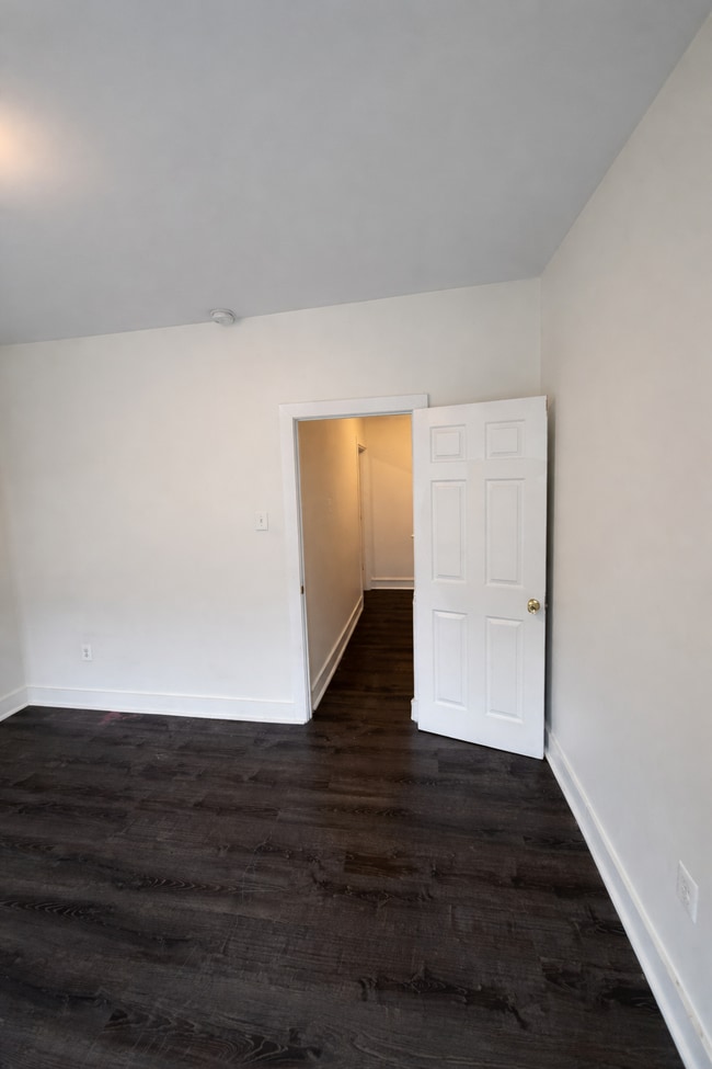 Building Photo - 52 N Dewey St