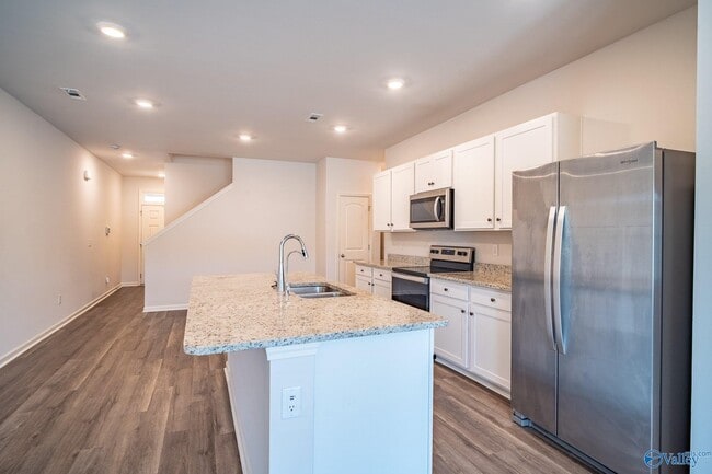 Building Photo - 217 Bay Pine Dr