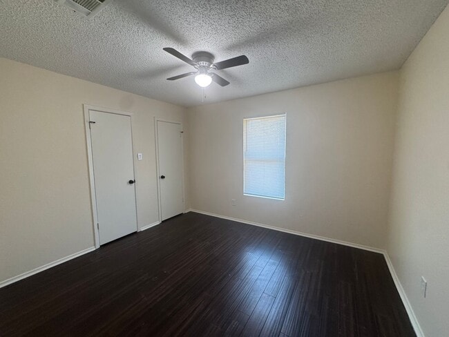 Building Photo - 1402 Miranda Ave