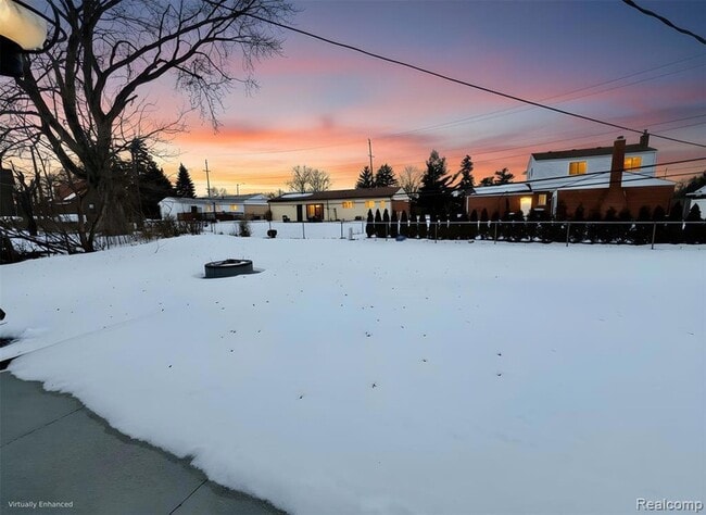 Building Photo - 9768 Lincoln Ct